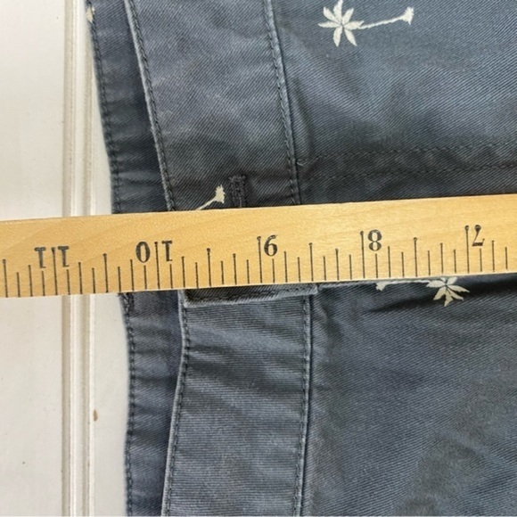 Junk Food Shorts Mens L Gray Disney with Palm Tree Print Mickey Mouse Patch - Picture 8 of 13